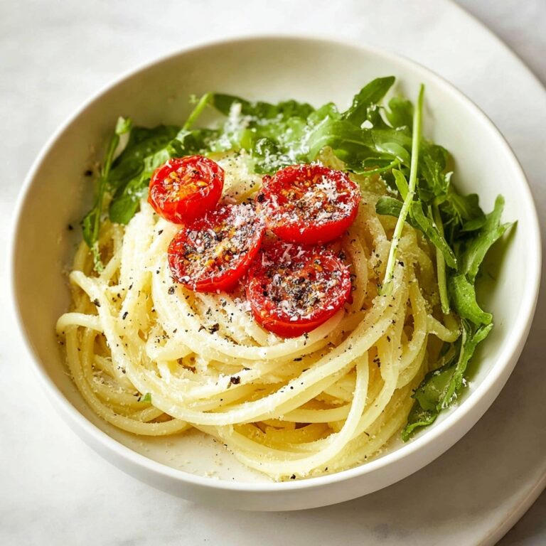 Creamy Avocado Pasta with Cherry Tomatoes and Arugula Recipe